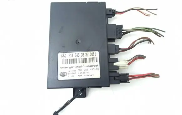 Mercedes-Benz E W211 Tow bar trailer control unit/module 2115450832 21154508321 5DS00847300