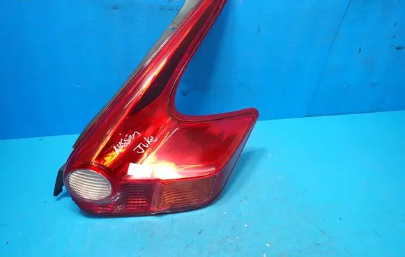 Nissan Juke I F15 Rear/tail lights