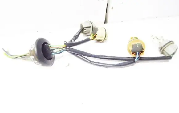 Ford Mondeo Mk III Tail light bulb cover holder