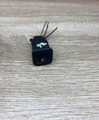 Volkswagen PASSAT B5 Fuel tank opening switch 3B0959833A WITHPLUG