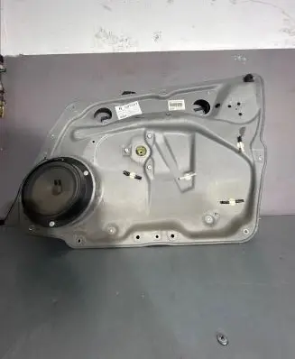 Mercedes-Benz B W245 Front door electric window regulator A1697203079 993583106 061207