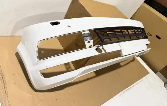 Volkswagen Transporter - Caravelle T6 Front bumper 7E5807221D