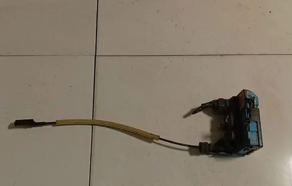 Volvo S60 Front door lock 9141701