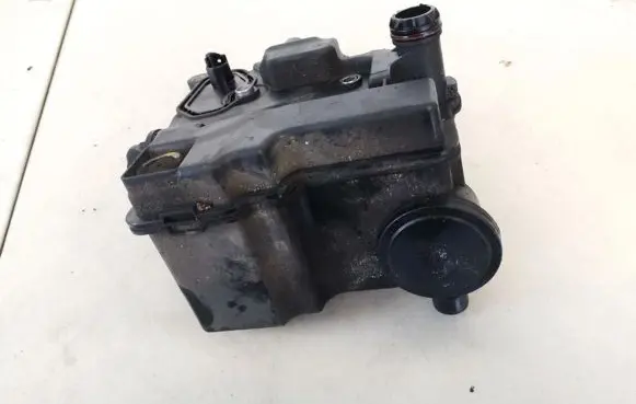 Ford Galaxy Oil breather separator 1027296s 9670033180