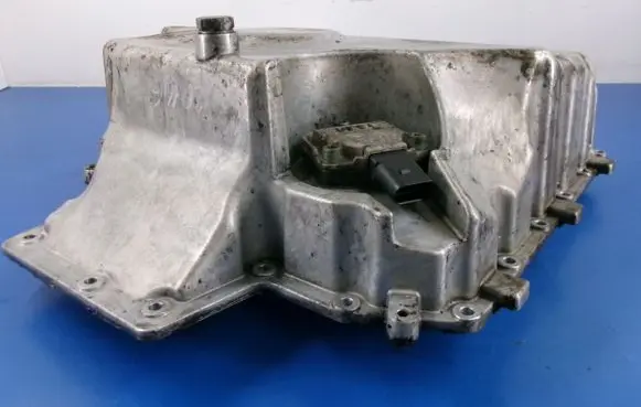 Volkswagen Touareg I Oil sump 07Z103604E