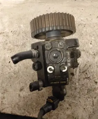 Opel Zafira B Fuel injection high pressure pump 0055193731 0343727 0445010097