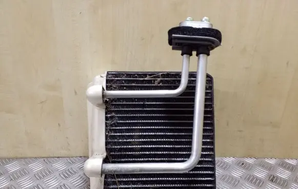 Air conditioning (A/C) radiator (interior)