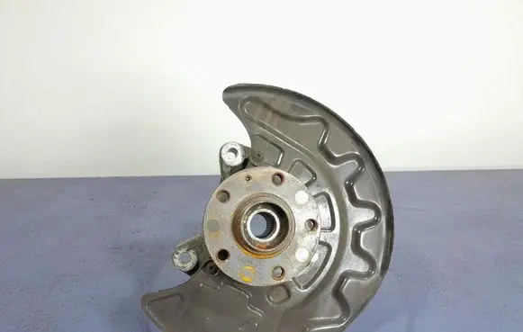Front wheel hub spindle knuckle