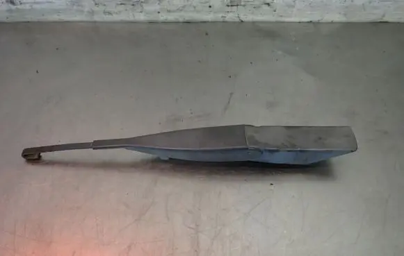 Mercedes-Benz E W124 Front wiper blade arm