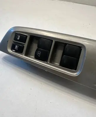 Subaru Forester SH Electric window control switch 157447