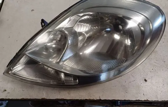 Opel Vivaro Headlight/headlamp 8200701354 93859829