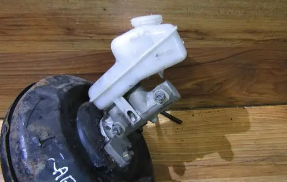 Opel Zafira A Master brake cylinder