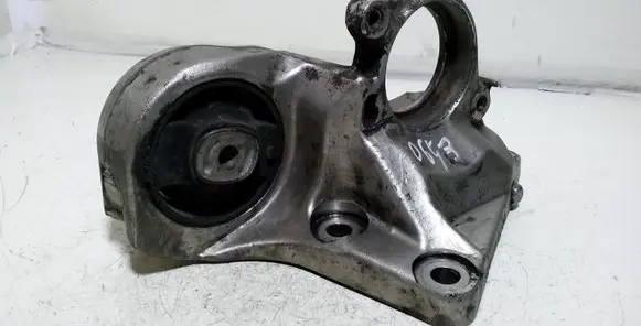 Peugeot 407 Engine mount bracket 96133053