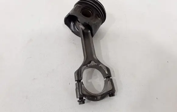 Opel Insignia A Piston with connecting rod