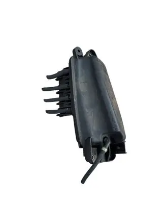 Vacuum air tank