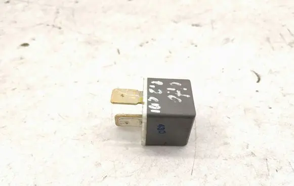 Mercedes-Benz Vito Viano W638 Cruise control relay 003510-70 A003510-70