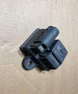 Mercedes-Benz Sprinter W906 Glow plug pre-heat relay 51799070D