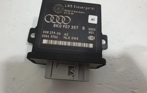 Audi A5 8T 8F Light module LCM 8K0907357B