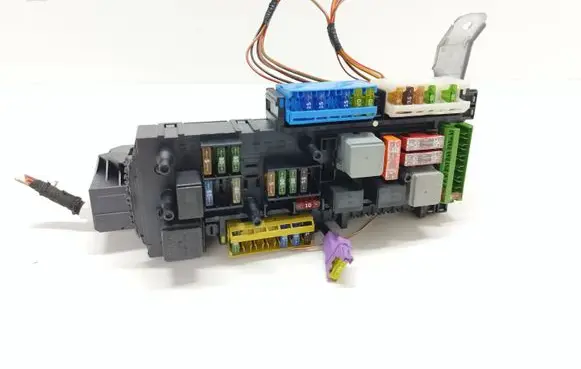Mercedes-Benz C AMG W204 Fuse module 2049060805 5DK01102240 2045459032