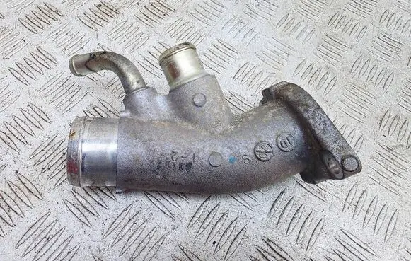 Nissan Juke I F15 Engine coolant pipe/hose