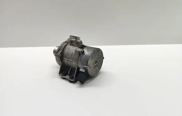 BMW 5 E60 E61 Water pump 70285120