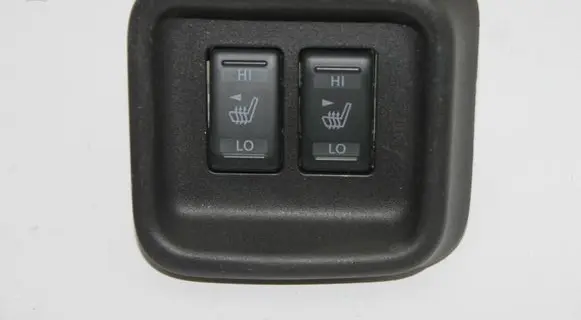 Nissan Juke I F15 Seat heating switch