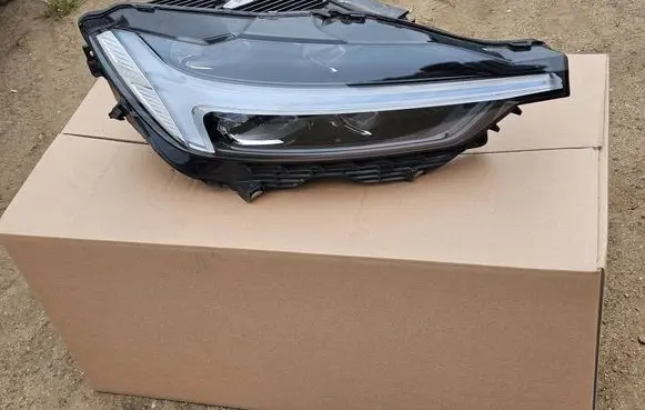 Volvo XC60 Headlight/headlamp 32342517 2203221517