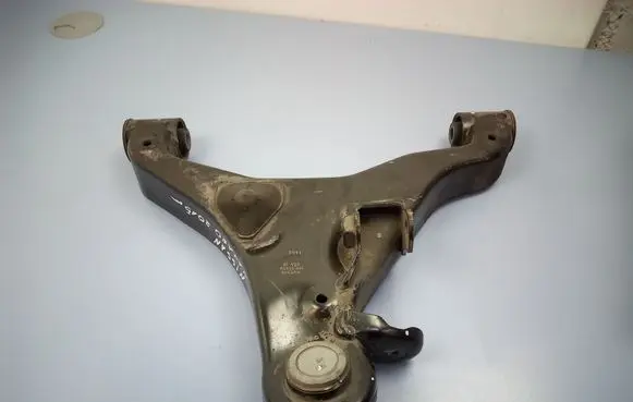 Front lower control arm/wishbone