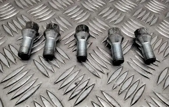 Mercedes-Benz E W212 Nuts/bolts 