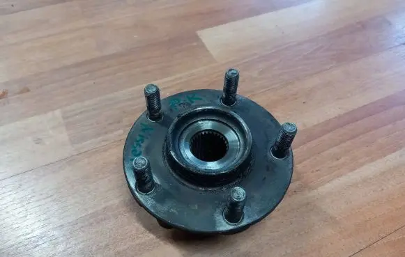 Nissan Qashqai Front wheel bearing hub 40202JG000 40202JG01B 40202M