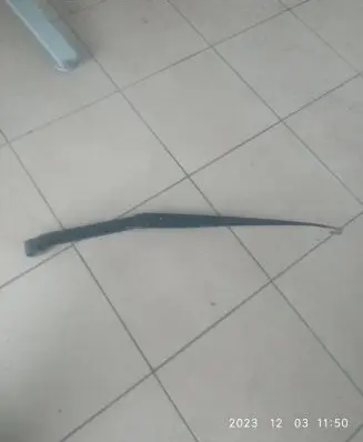 Subaru Legacy Front wiper blade arm 16614