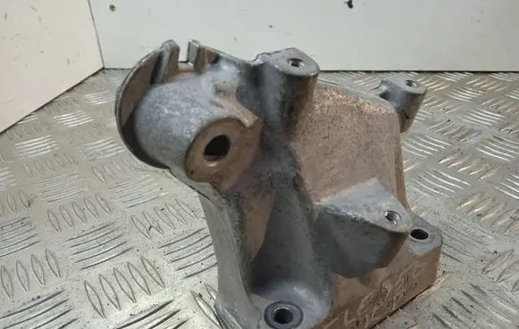 Mercedes-Benz GLE (W166 - C292) Engine mounting bracket A6422236304