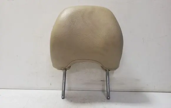 Volvo S60 Front seat headrest 