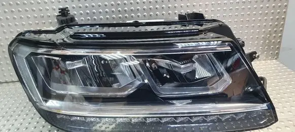 Volkswagen Tiguan Headlight/headlamp