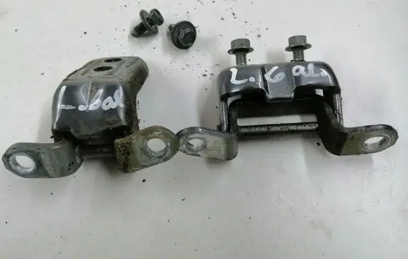 Nissan Qashqai Rear door hinge set 