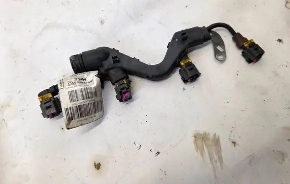 Saab 9-5 Fuel injector wires 55567592