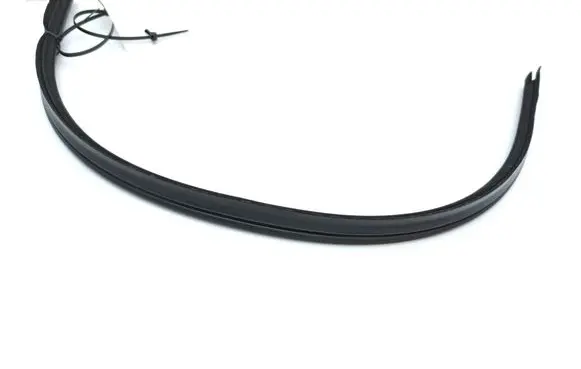 Jaguar XJ X300 Rubber seal front door window/glass 
