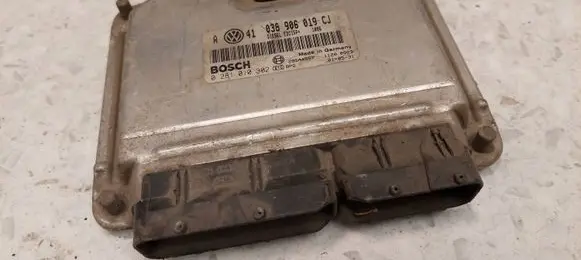 Volkswagen Golf IV Engine control unit/module 038906019CJ 28SA4557 0281010302