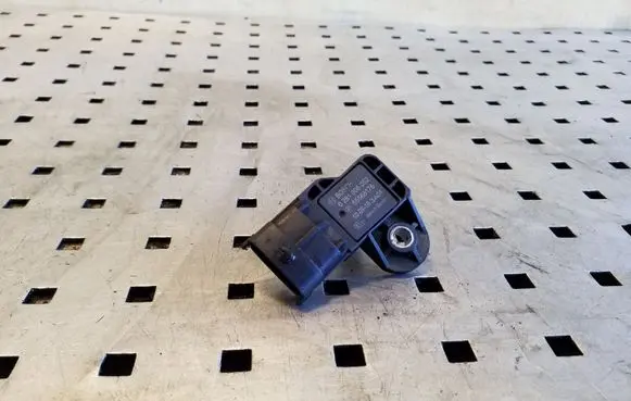 Chevrolet Captiva Air pressure sensor 55568176 0281006052