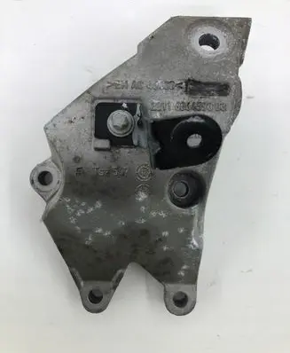 BMW 5 G30 G31 Engine mounting bracket