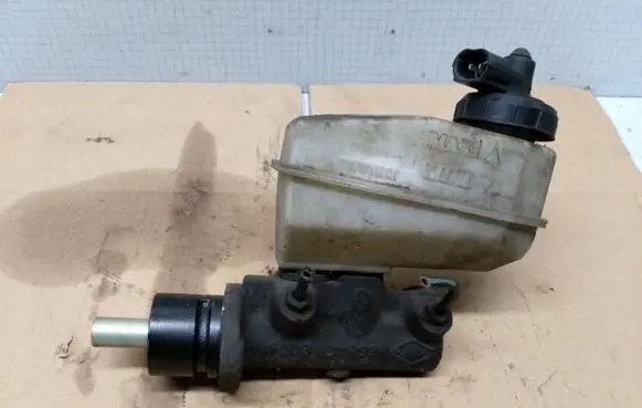 Renault Megane I Master brake cylinder 7700828034F