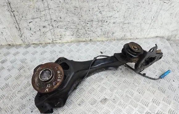 Mini One - Cooper Cabrio R52 Rear wheel hub 6769025