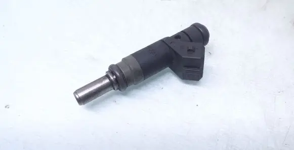 BMW 1 E81 E87 Fuel injector 7506158 4146A053338