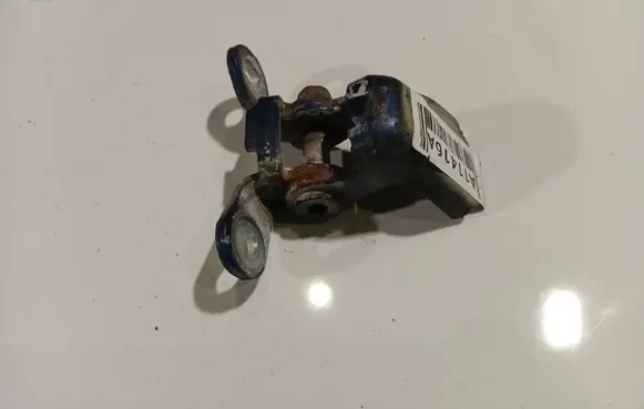 Skoda Fabia Mk2 (5J) Rear door lower hinge