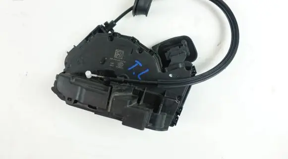 Seat Arona Rear door lock 5TA839015E