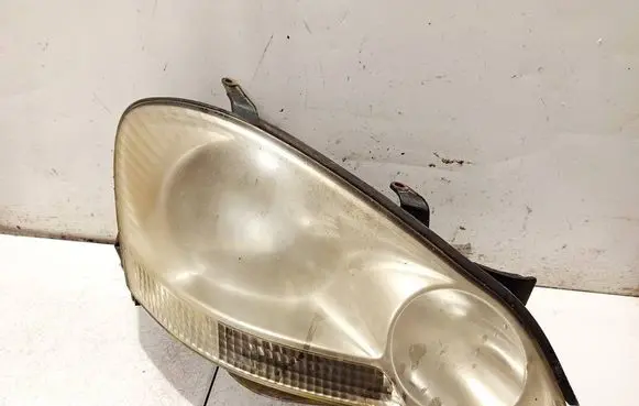 Toyota Avensis Verso Headlight/headlamp