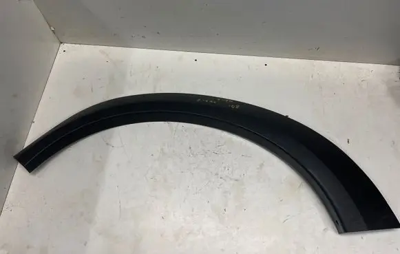 Volvo V70 Rear arch trim 31283106