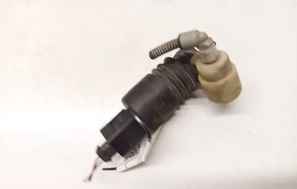 Mercedes-Benz C AMG W204 Windscreen/windshield washer pump 2048660221