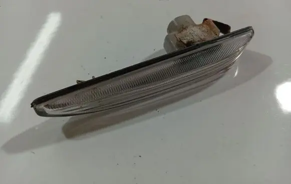 BMW 7 E65 E66 Front fender indicator light 