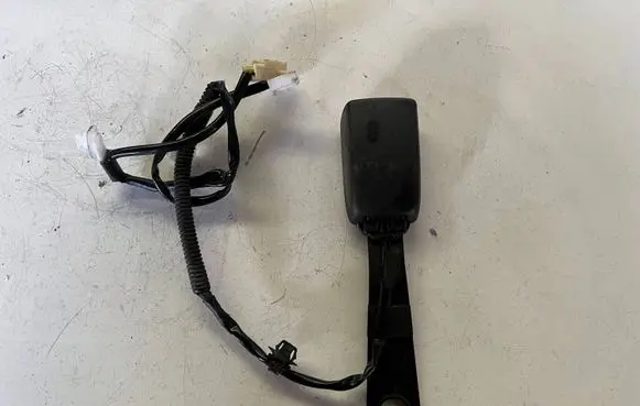 Toyota RAV 4 (XA30) Rear seatbelt buckle E034501 B480